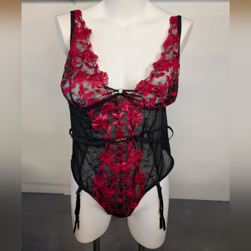 Lingerie Black Red Lace Intimate Bodysuit With Four Garter Straps. Size 12/14